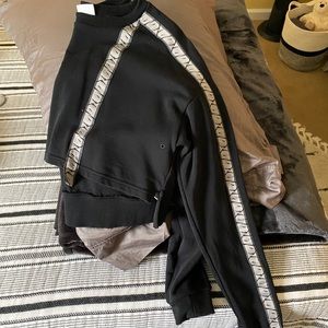 Gymshark cropped black crewneck